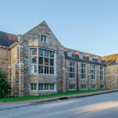 The University School of the South duPont Library